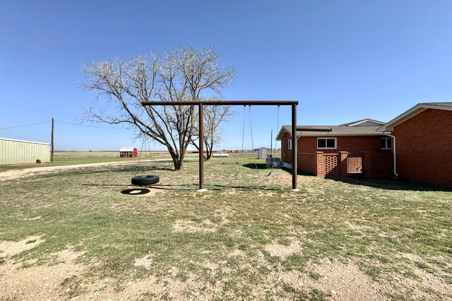 453 County Road 27 Muleshoe, TX 79347 - Photo 4 of 32 Backyard