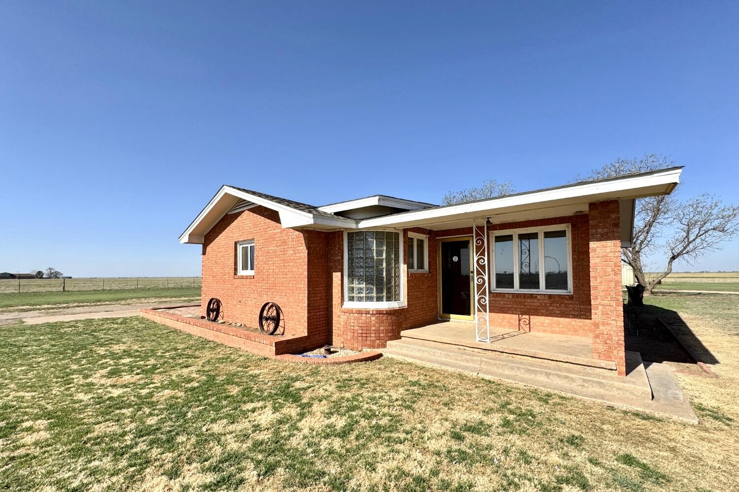 453 County Road 27 Muleshoe, TX 79347 - Photo 7 of 32 Front Exterior