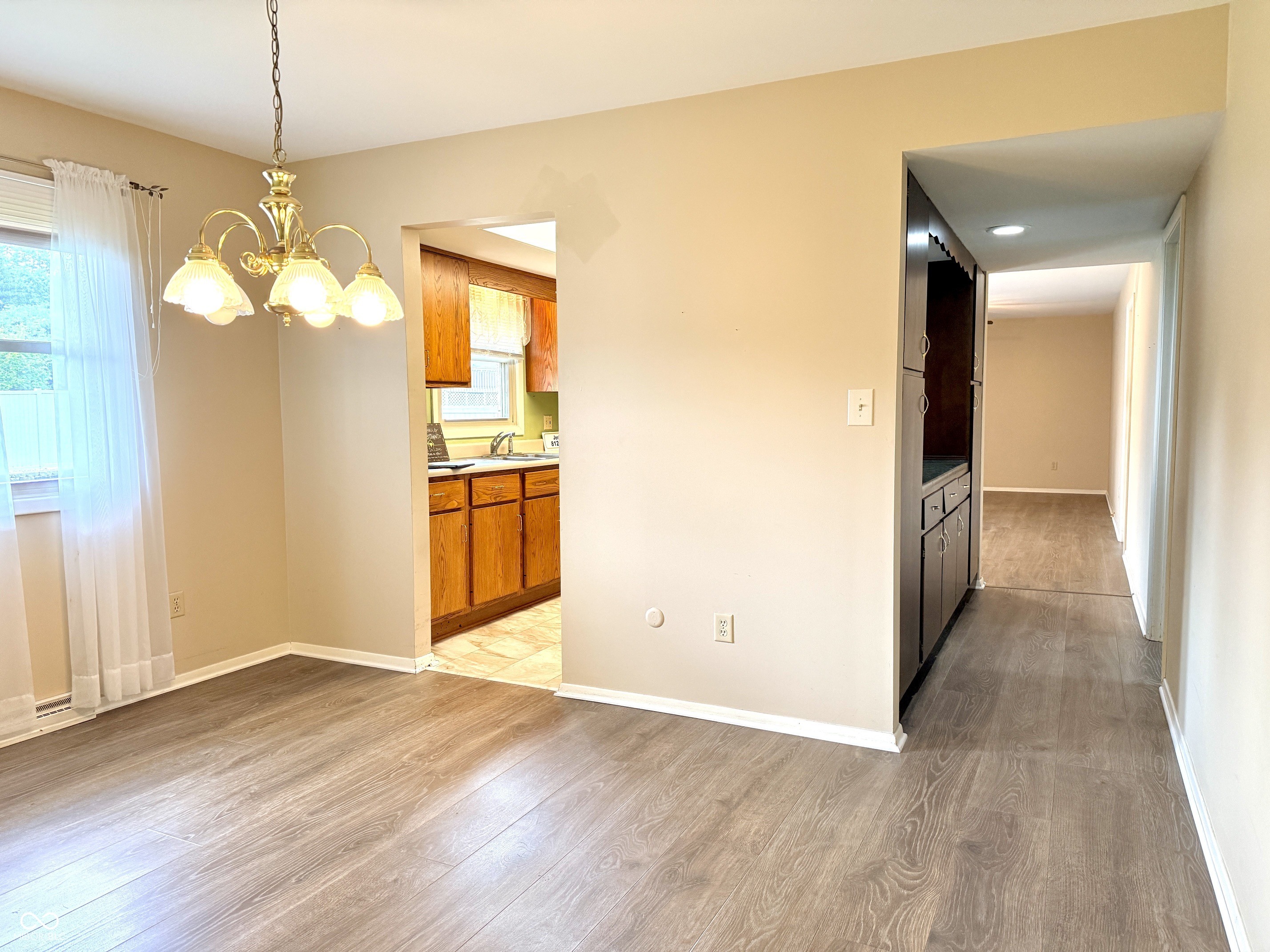 4525 Chapel Drive Columbus, IN 47203 - Photo 6 of 22