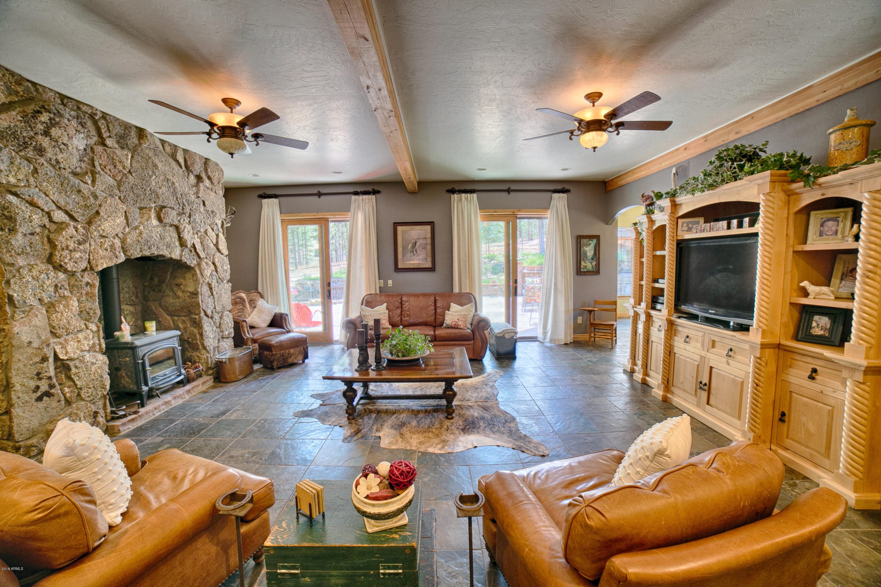 889 Neal Road Show Low, AZ 85901 - Photo 4 of 85 Family Room 2