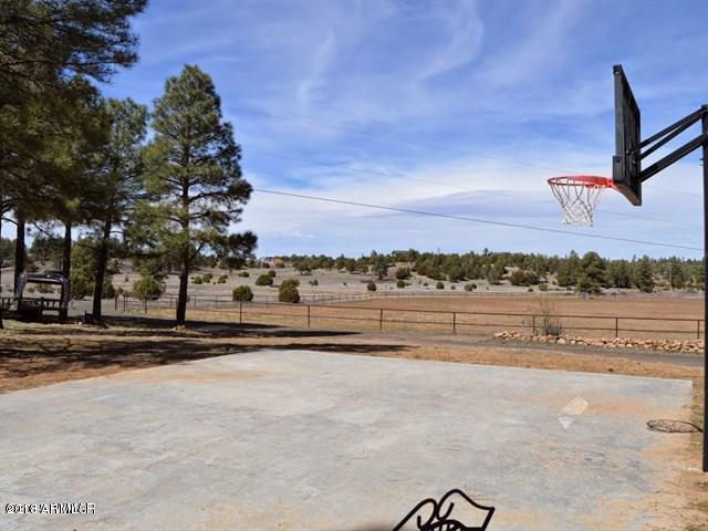 889 Neal Road Show Low, AZ 85901 - Photo 60 of 85 Basketball Court