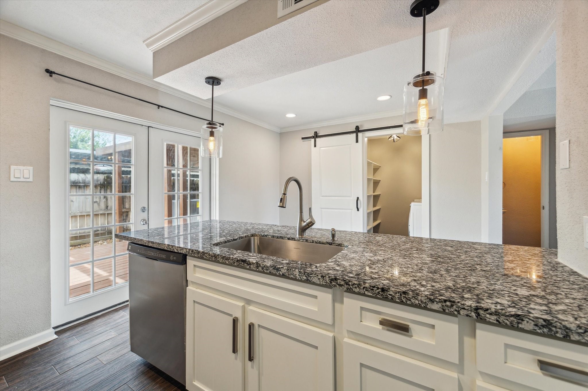 1428 Silverpines Road, Unit 428 Houston, TX 77062 - Photo 8 of 19 View of the laundry room/pantry and the back patio.