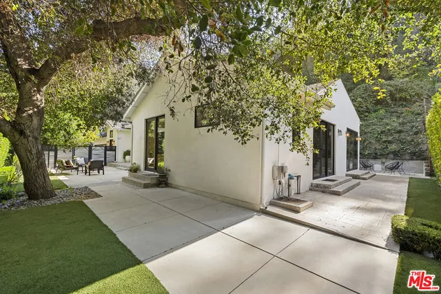 $2,495,000 | 9782 Oak Pass Road, Beverly Hills, CA 90210