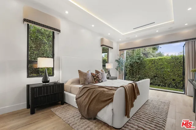 $2,495,000 | 9782 Oak Pass Road, Beverly Hills, CA 90210