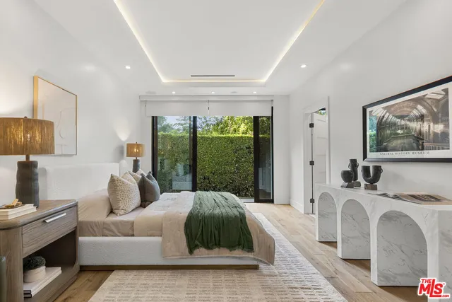 $2,495,000 | 9782 Oak Pass Road, Beverly Hills, CA 90210