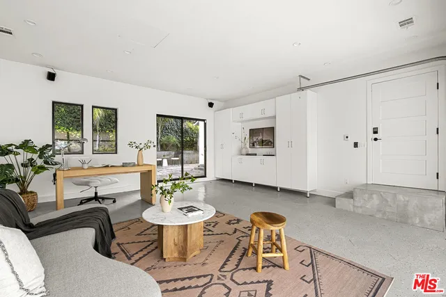 $2,495,000 | 9782 Oak Pass Road, Beverly Hills, CA 90210