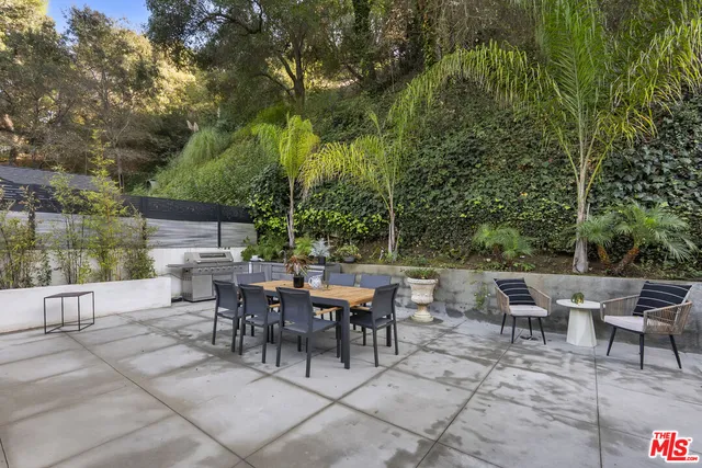 $2,495,000 | 9782 Oak Pass Road, Beverly Hills, CA 90210