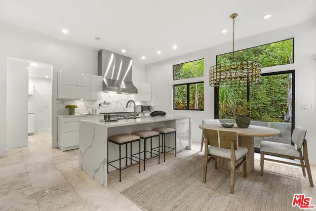 $2,495,000 | 9782 Oak Pass Road, Beverly Hills, CA 90210