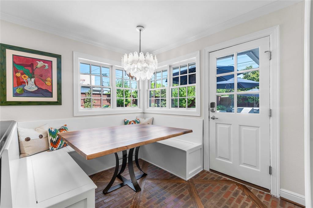6841 Joyce Way Dallas, TX 75225 - Photo 6 of 13 Breakfast area