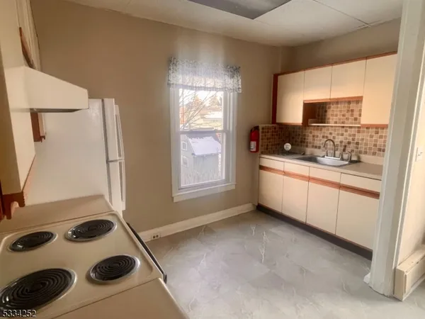 $1,500 | 611 Oxford Street, Belvidere, NJ 07823