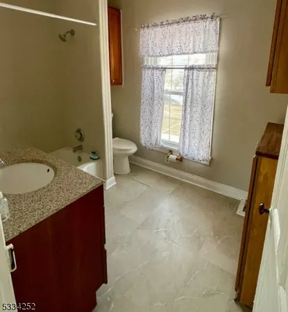 $1,500 | 611 Oxford Street, Belvidere, NJ 07823