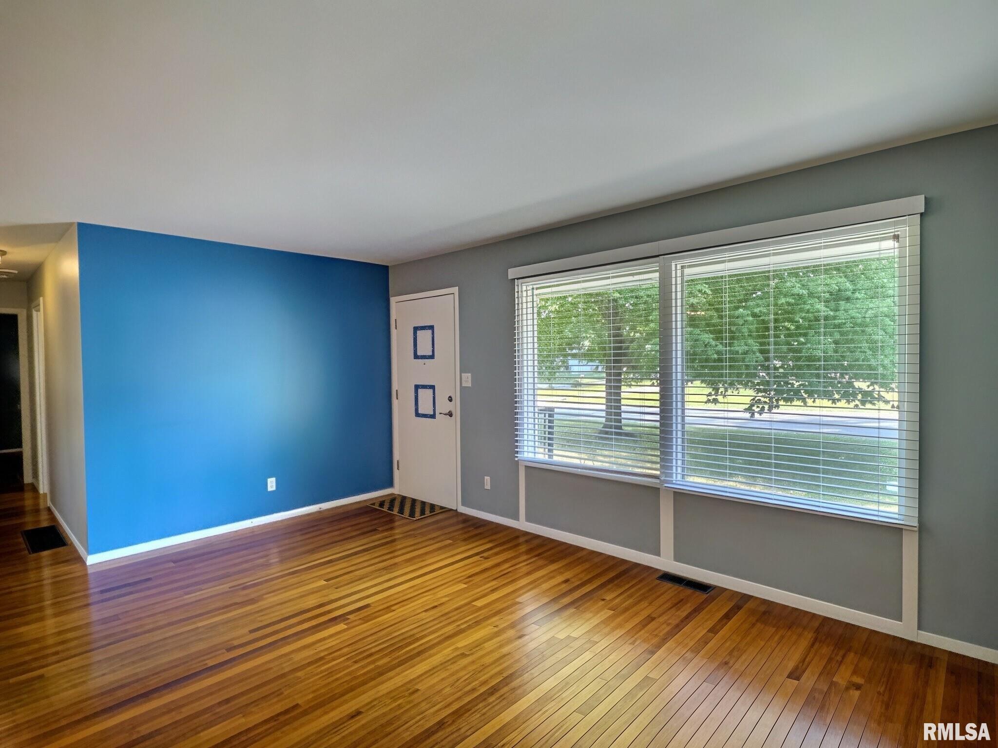 5744 North Hamilton Road Peoria, IL 61614 - Photo 2 of 28 Gallery Image 2