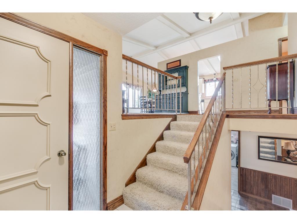 9629 Little Road Bloomington, MN 55437 - Photo 6 of 24