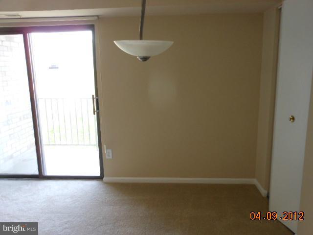 6147 Edsall Road, Unit 6147J Alexandria, VA 22304 - Photo 6 of 7 Dining Room