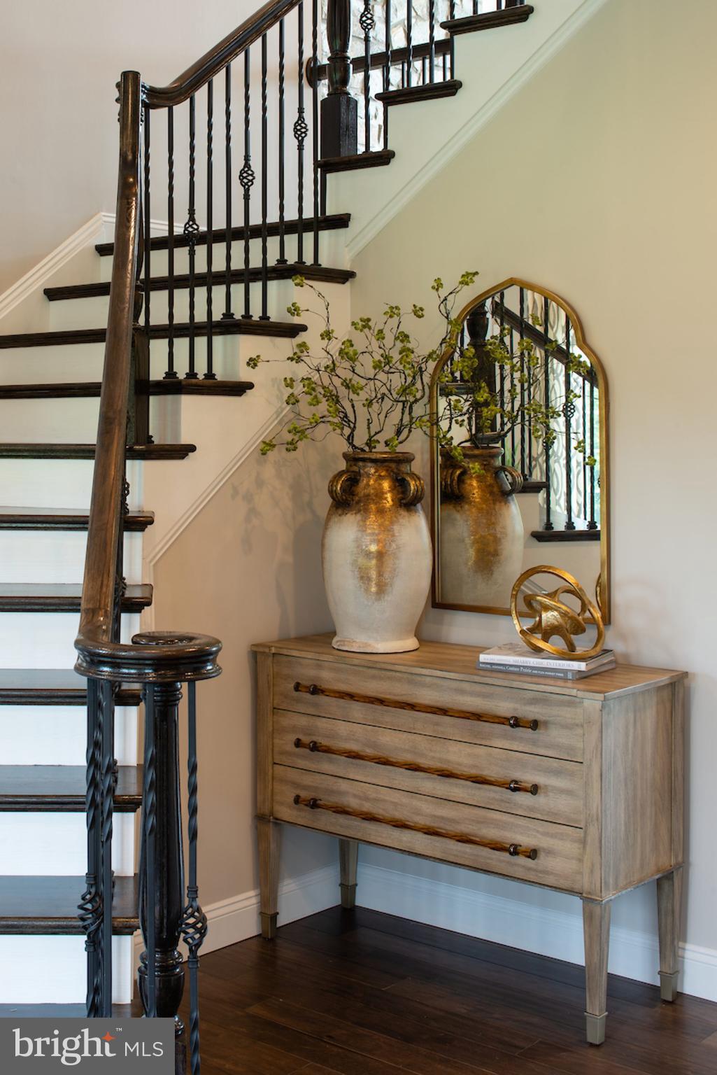 2290 Paper Mill Road Phoenix, MD 21131 - Photo 3 of 23 Foyer