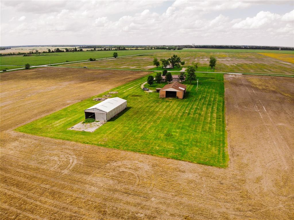 1046 Wisher Road Patoka, IL 62875 - Photo 4 of 38