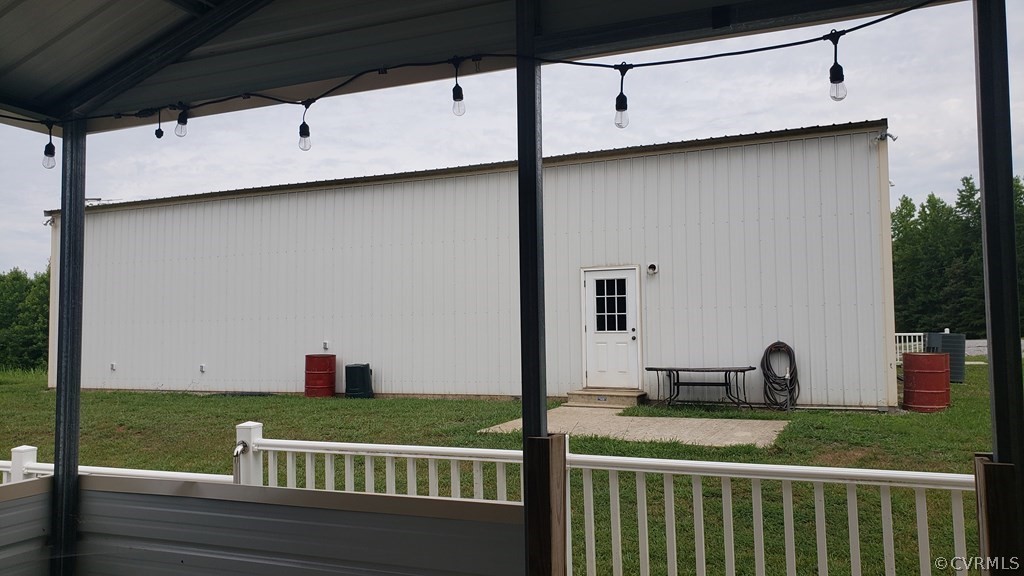 11944 Courthouse Road Victoria, VA 23974 - Photo 8 of 12 a view of a back yard of the house