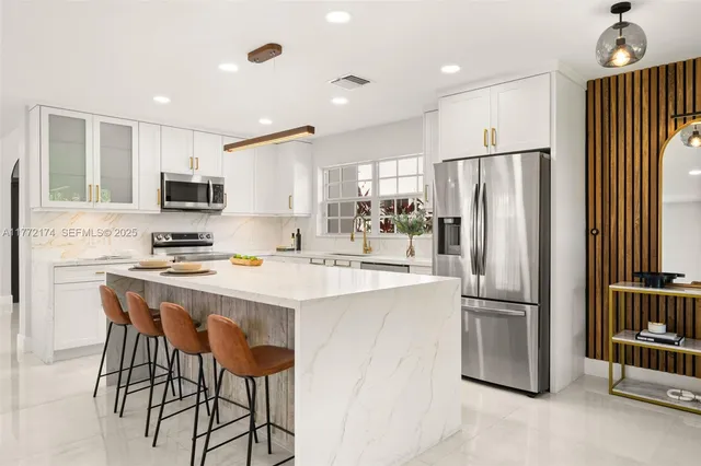 $11,900 | 911 Southwest 57th Avenue, Unit 911, Coral Gables, FL 33134