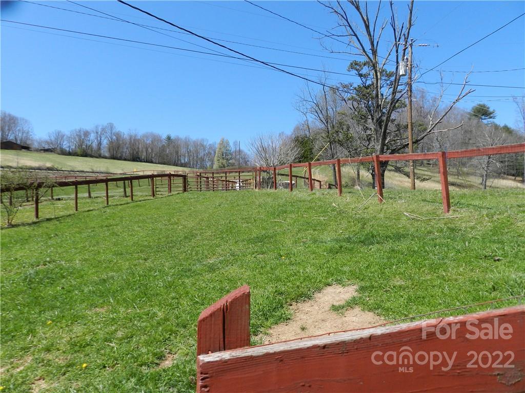 16 Cole Road, Unit B Leicester, NC 28748 - Photo 15 of 17 Gallery Image 15