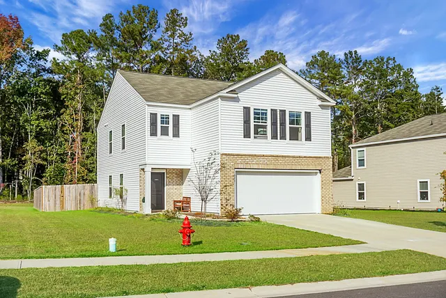 $2,400 | 370 Spruce Ivy Street, Moncks Corner, SC 29461