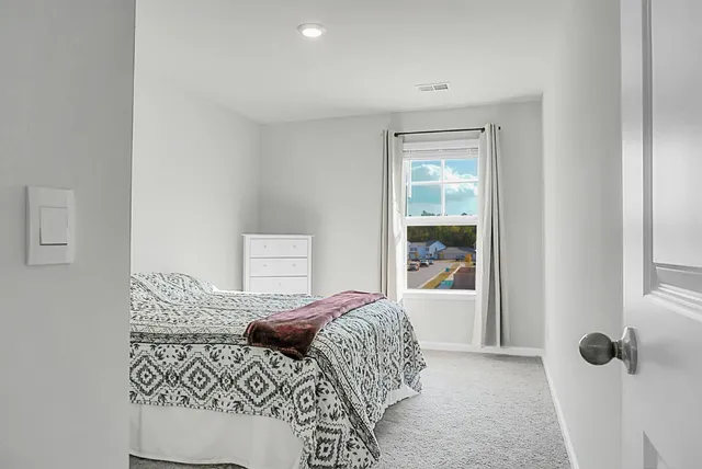 $2,400 | 370 Spruce Ivy Street, Moncks Corner, SC 29461