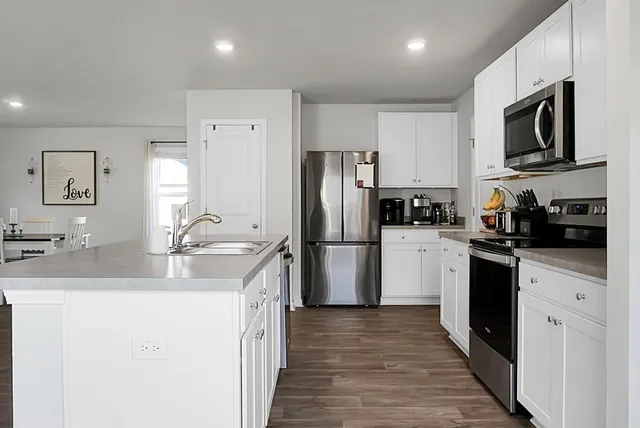 $2,400 | 370 Spruce Ivy Street, Moncks Corner, SC 29461