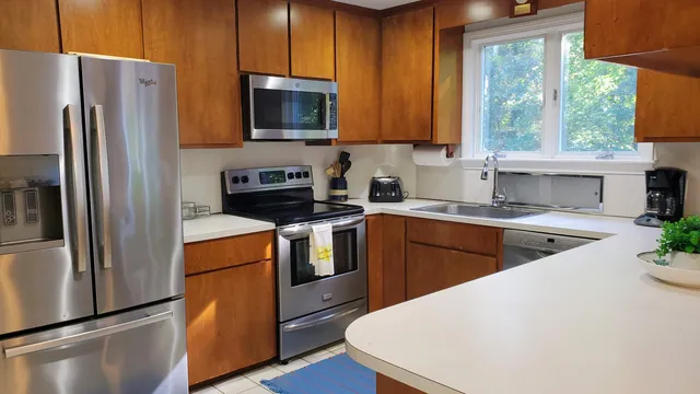 $3,500 | 5 Redgate Lane, Falmouth, MA 02543