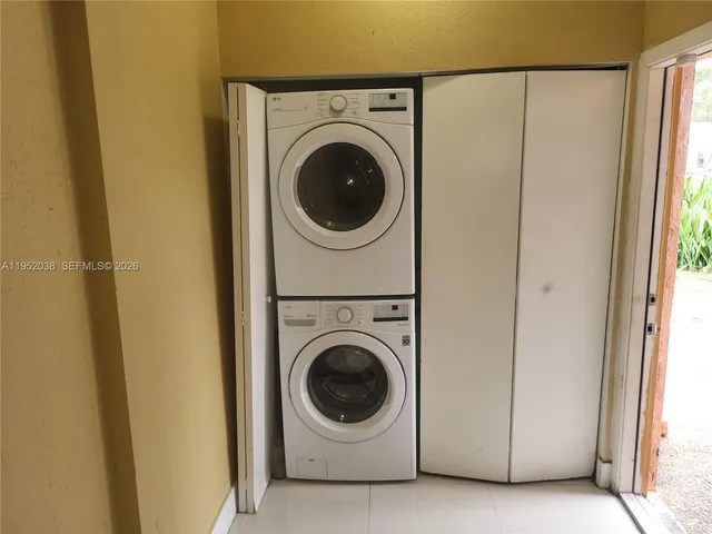 $2,600 | 2221 Northwest 55th Terrace, Unit 2221, Lauderhill, FL 33313