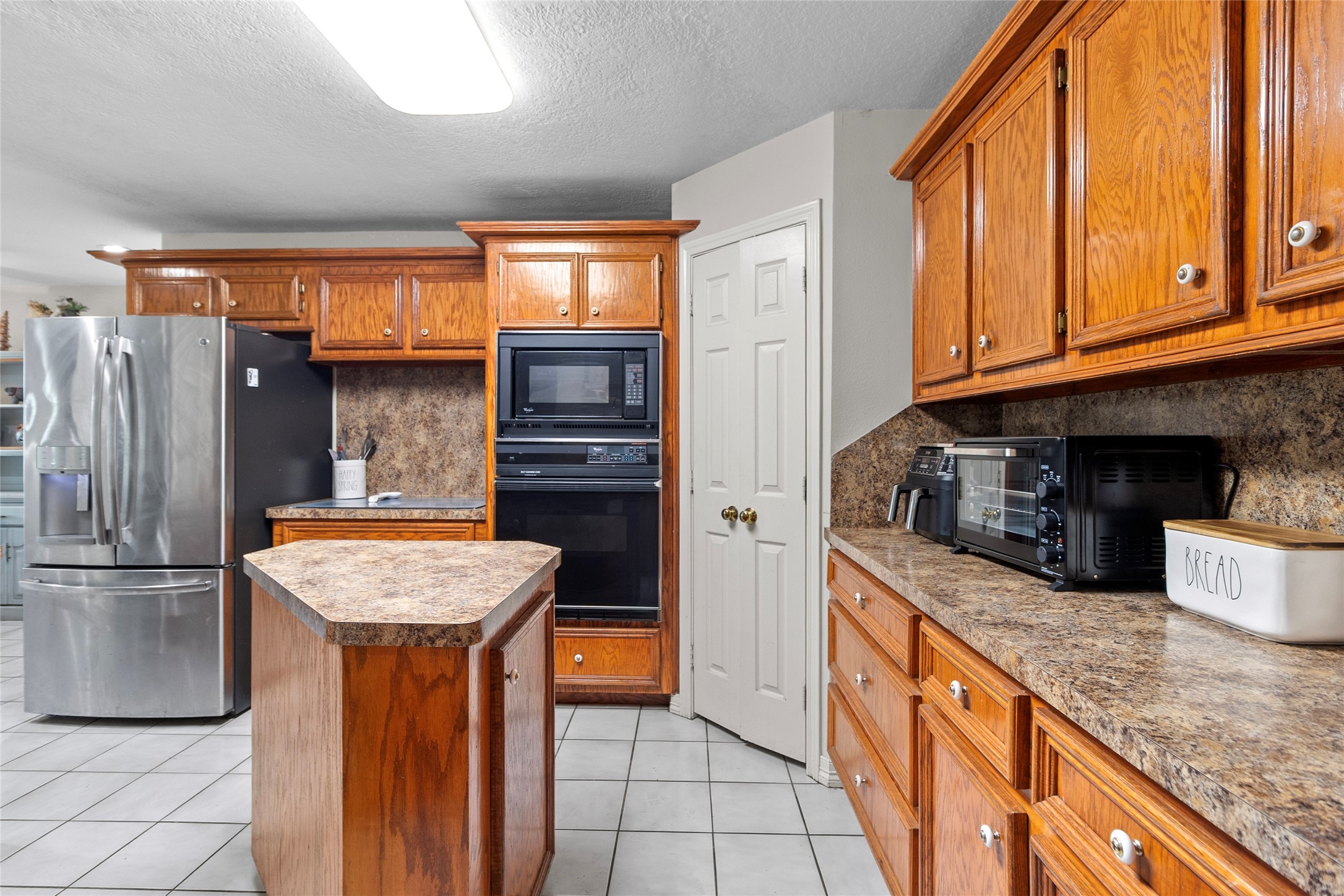 1216 North Walker Road Cleveland, TX 77328 - Photo 7 of 48