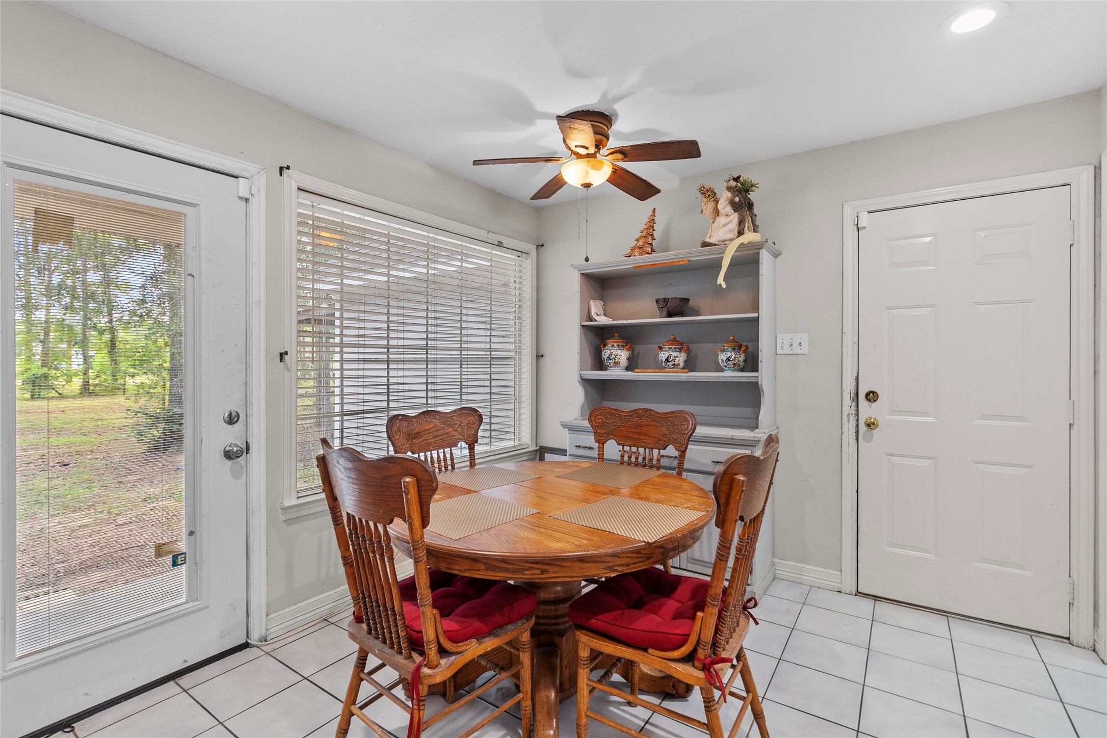 1216 North Walker Road Cleveland, TX 77328 - Photo 9 of 48