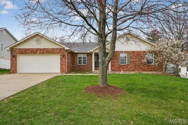 $375,000 | 307 Longview Drive, Columbia, IL 62236