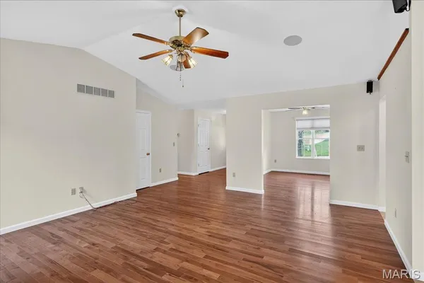 $375,000 | 307 Longview Drive, Columbia, IL 62236