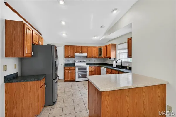 $375,000 | 307 Longview Drive, Columbia, IL 62236