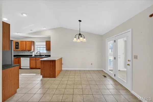 $375,000 | 307 Longview Drive, Columbia, IL 62236