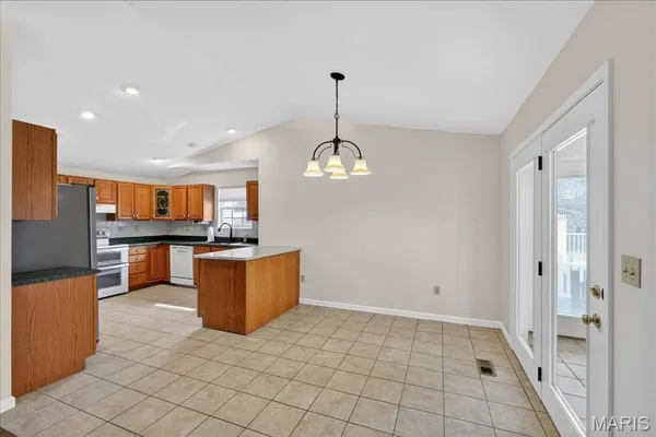 $375,000 | 307 Longview Drive, Columbia, IL 62236