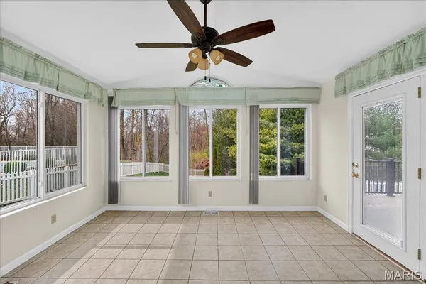 $375,000 | 307 Longview Drive, Columbia, IL 62236