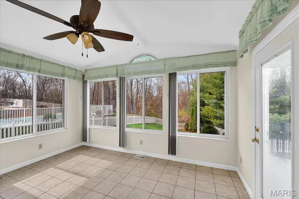 $375,000 | 307 Longview Drive, Columbia, IL 62236