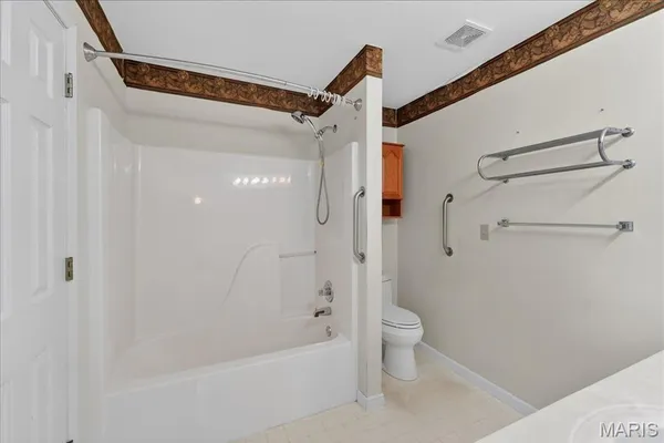 $375,000 | 307 Longview Drive, Columbia, IL 62236