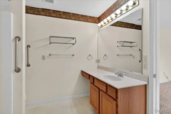 $375,000 | 307 Longview Drive, Columbia, IL 62236