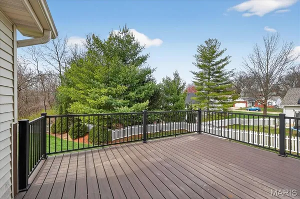 $375,000 | 307 Longview Drive, Columbia, IL 62236