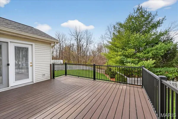 $375,000 | 307 Longview Drive, Columbia, IL 62236