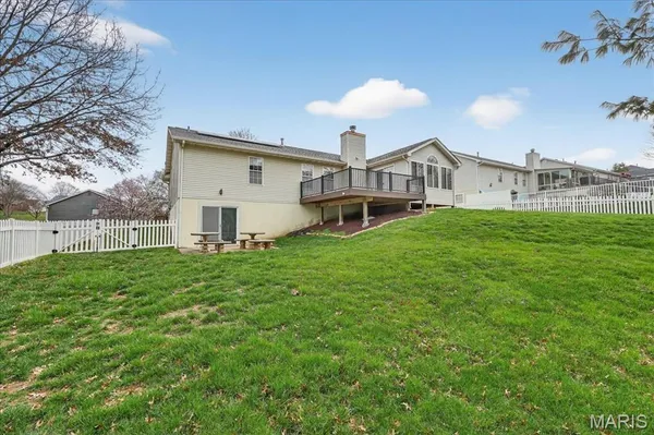 $375,000 | 307 Longview Drive, Columbia, IL 62236