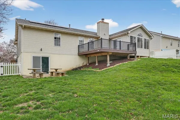 $375,000 | 307 Longview Drive, Columbia, IL 62236