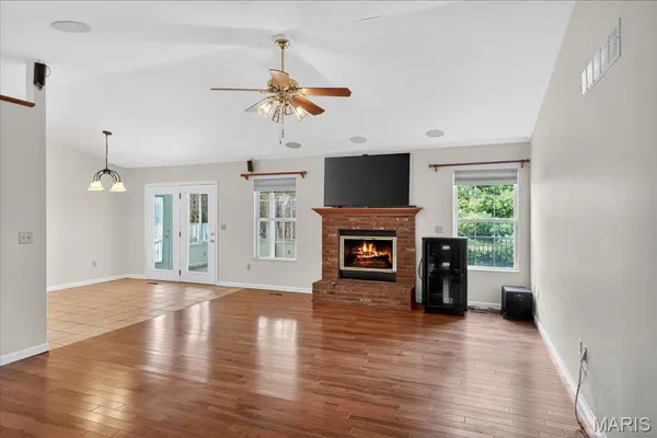 $375,000 | 307 Longview Drive, Columbia, IL 62236