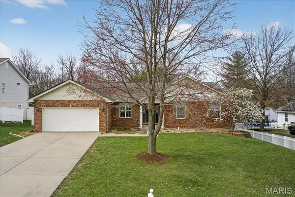 $375,000 | 307 Longview Drive, Columbia, IL 62236