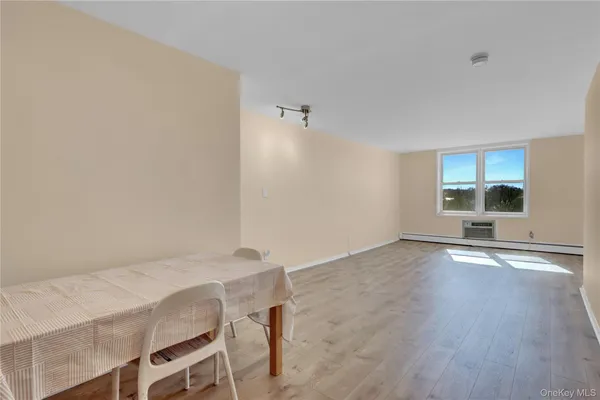 $1,900 | 54-44 Little Neck Parkway, Unit 6V | Little Neck