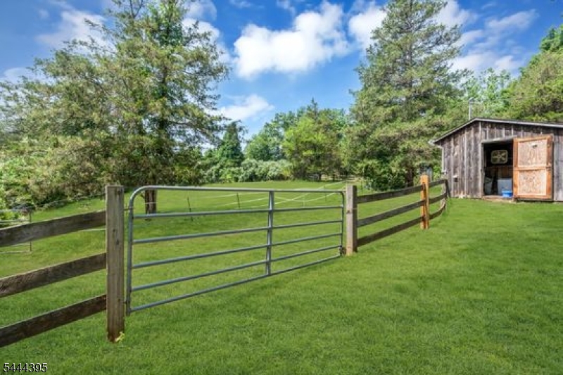 160 Hillcrest Road Flemington, NJ 08822 - Photo 36 of 40