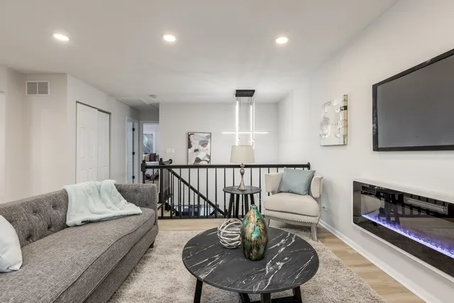 $374,700 | 1842 Nautilus Lane, Hanover Park, IL 60133