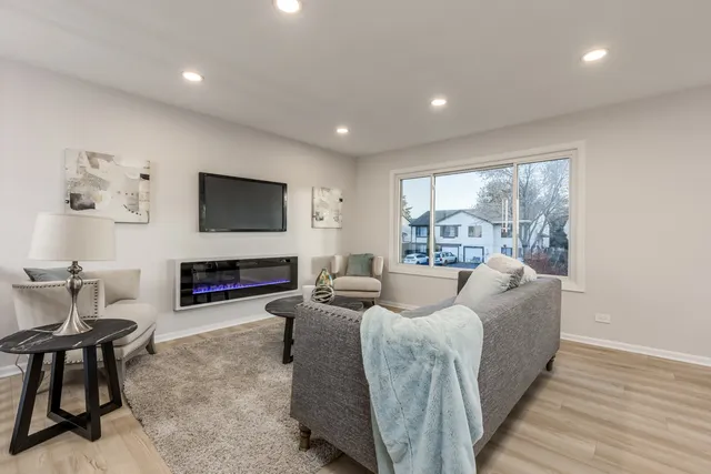 $374,700 | 1842 Nautilus Lane, Hanover Park, IL 60133