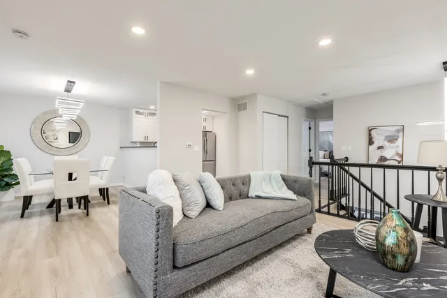 $374,700 | 1842 Nautilus Lane, Hanover Park, IL 60133